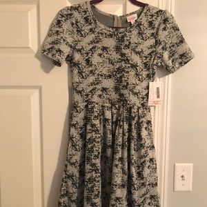 Black & white Amelia